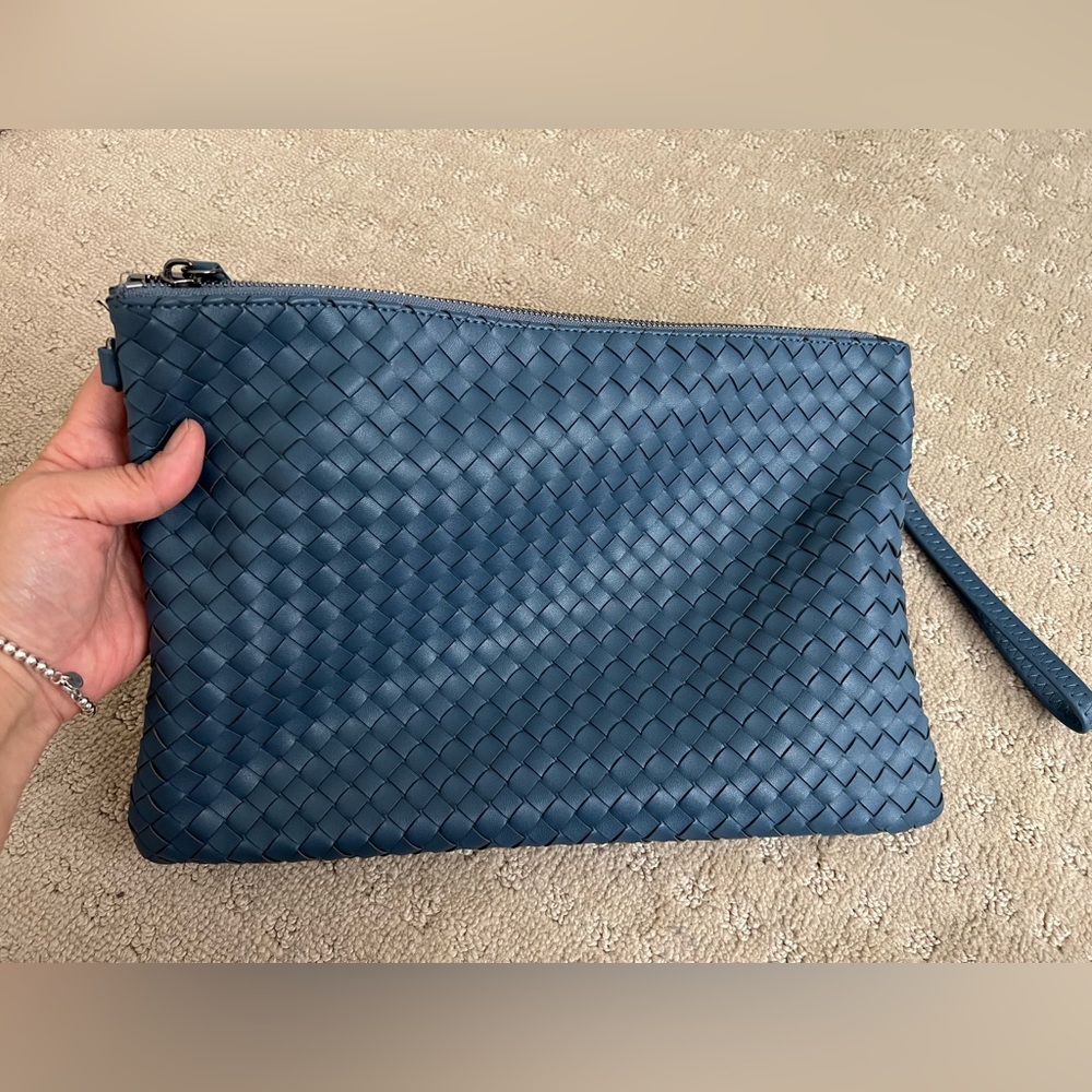 NWOT Woven PVC soft leather pouch / clutch adjustable shoulder strap Blue
